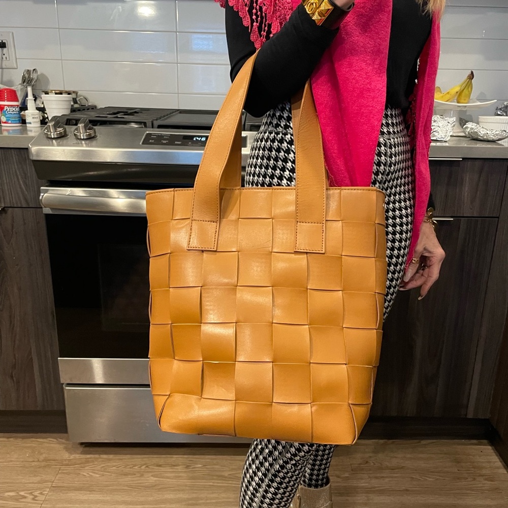 Beautiful Italian leather waffle bucket bag